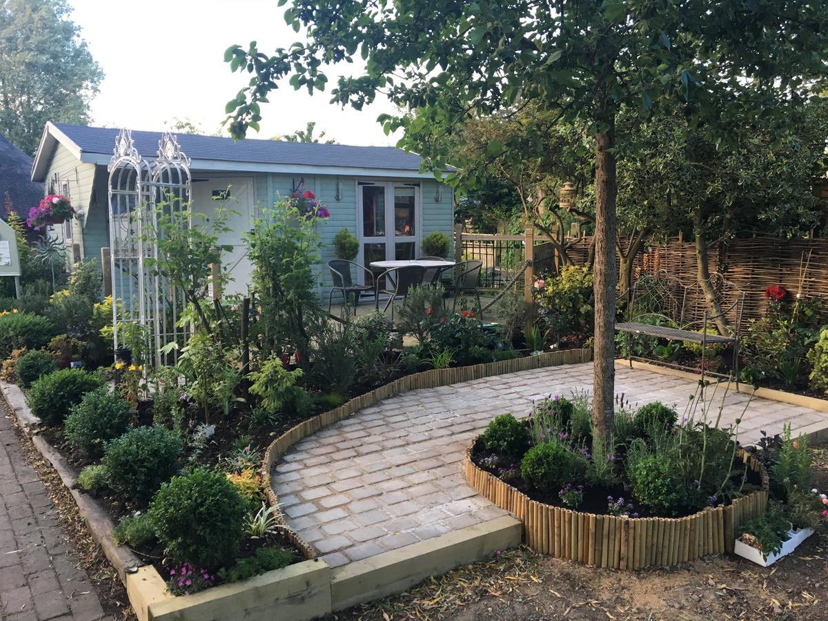 The Willows Guest House Takeley Exterior foto
